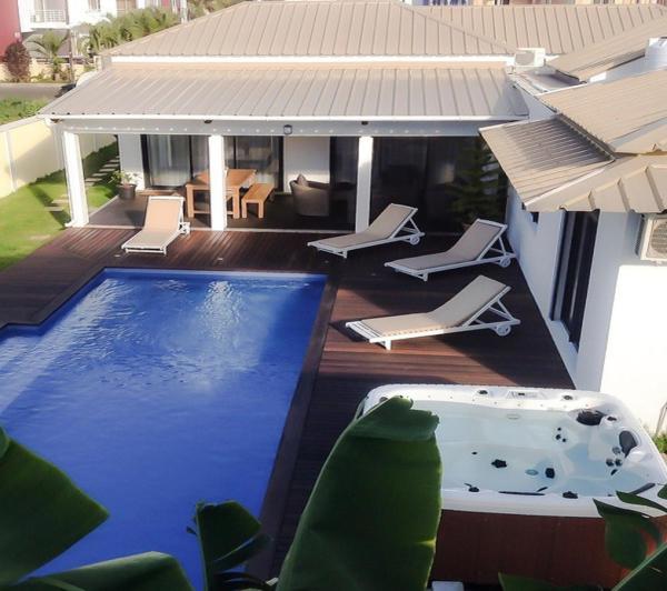 Villa AZUREVA ILE MAURICE, Rezervați  Hoteluri în Mauritius West Coast cu piscină, Piscină