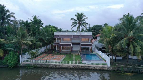 Kumarakom Sunview, Rezervați  Kumarakom 
