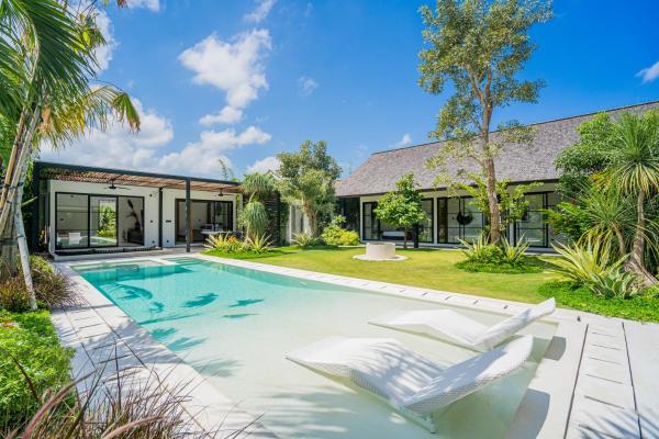 Villa KaKao - 4BR Villa in Kedungu, Rezervați  Hoteluri în Tabanan cu piscină, Piscină