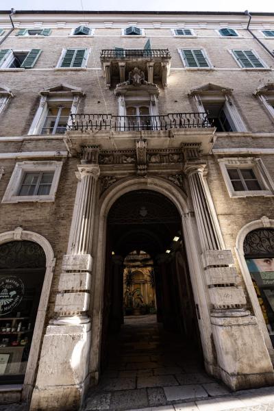 Residenza Palazzo Jona, Rezervați  Ancona 