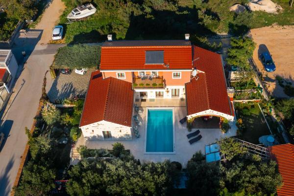 Villa Pamaroka, Rezervați  Šibenik Sibenik-Knin County