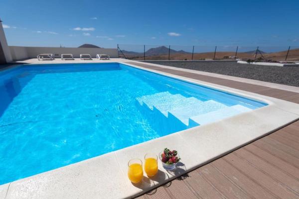 Villa Ada Enjoy, Rezervați  Hoteluri în Tesejerague cu piscină, Piscină