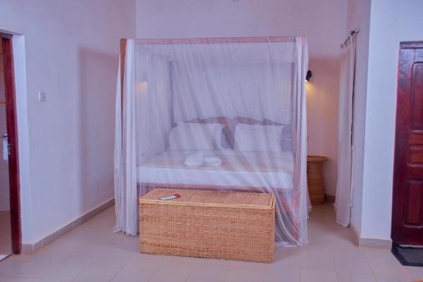 Elsewhere-Farakunku Eco Lodges, Rezervați  Hoteluri în Kombo South cu piscină, Piscină