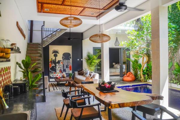 Air Svarga Villa - Luxe Designer Villa Canggu, Rezervați  Buduk Bali