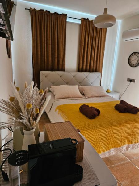ROOMS by Emmelia Group, Rezervați  Paphos International Airport Paphos