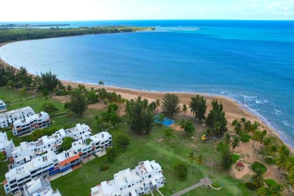 Villa Layka Beach House at Playas del Yunque, Rezervați  Hoteluri în Rio Grande cu parcare, Parcare