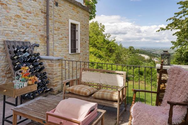 Locanda Casa Bardacchino, Rezervați  Mango Langhe