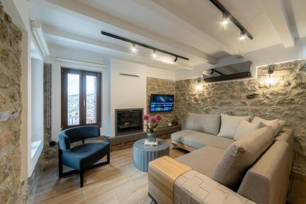 Stardust, Rezervați  Hoteluri în Thessalia cu parcare, Parcare