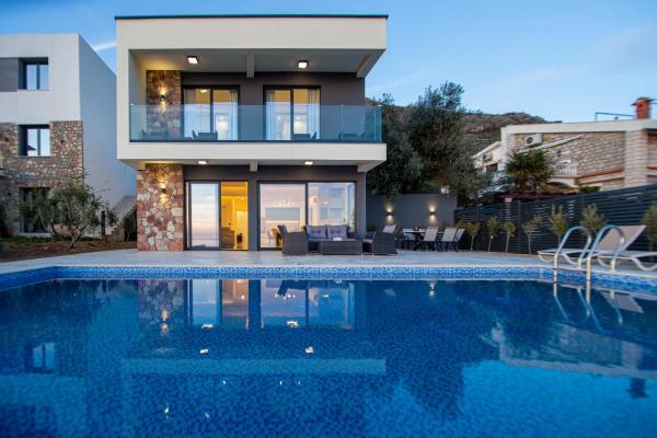 Villa Aurora Azure - Luxury Infinity Pool Resort, Rezervați  Katun-Rezevici Regiunea Budva