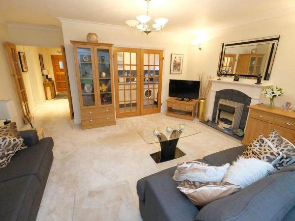 High Winds, Rezervați  Farnborough Greater London