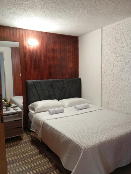 Casa Hotel HyL Pontevedra - cerca a la clínica Shaio, Pontevedra, Rezervați  Bogotá Columbia