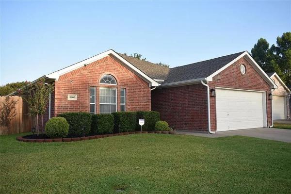 UniQ Farmhouse, Rezervați  Grand Prairie Dallas - Fort Worth Metropolitan Area