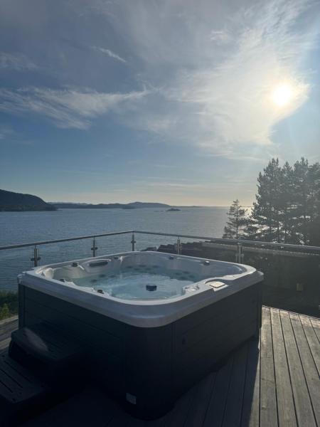 The Pulpit Rock Villa with sea view & jakuzzi, Rezervați  Strand Rogaland