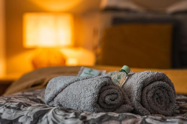 Trzy Wzgórza Huwniki, Rezervați  Hoteluri în Podkarpackie cu parcare, Parcare