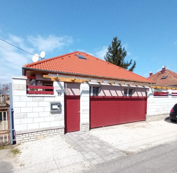 Flower 1 free parking, Rezervați  Hoteluri în Somogy cu parcare, Parcare