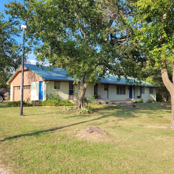 Blue Door Farmhouse, Rezervați  Meeker Oklahoma