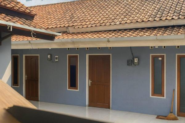 Reza Kost, Rezervați  Karanganyar Central Java