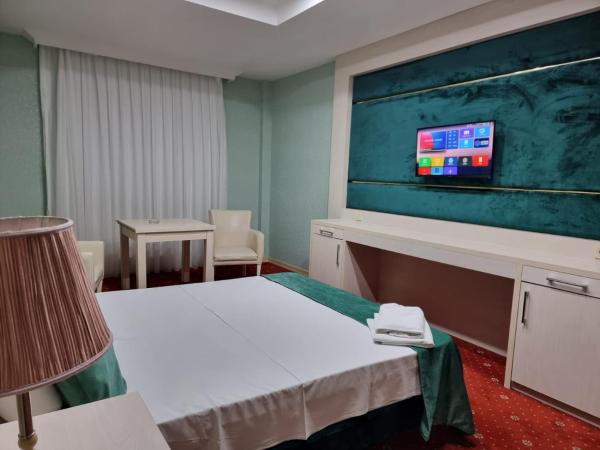 Lara Hotel and Spa, Rezervați  Hoteluri în Baku cu piscină, Piscină