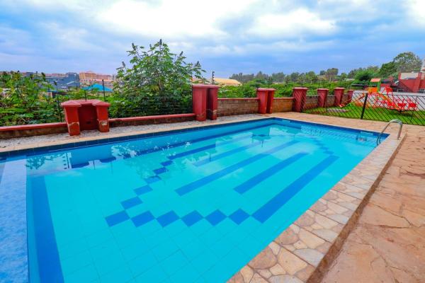 One bed airbnb with pool by Omuts, Rezervați  Kiambu Central