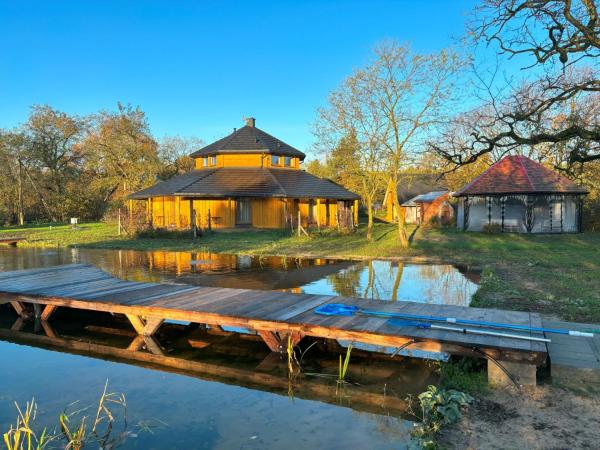Agroturystyka Złoty Klon, Rezervați  Hoteluri în Kijanka cu piscină, Piscină