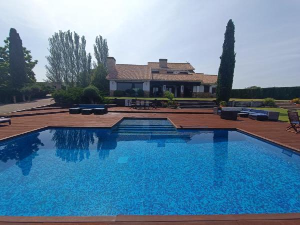 La Traviesa,Villa de Lujo de 500 m. en el Campo con Piscina, Rezervați  Campo Arcís Comunitatea Valencia