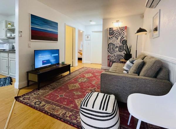 Artists retreat near the heart of the city, Rezervați  Downtown Sacramento Sacramento