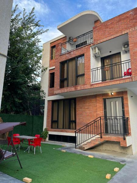 Villa for families and friends 4, Rezervați  Hoteluri în Tbilisi Region cu parcare, Parcare