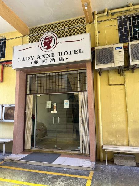 Lady Anne Hotel Sandkan, Rezervați  Hoteluri în Borneo cu parcare, Parcare