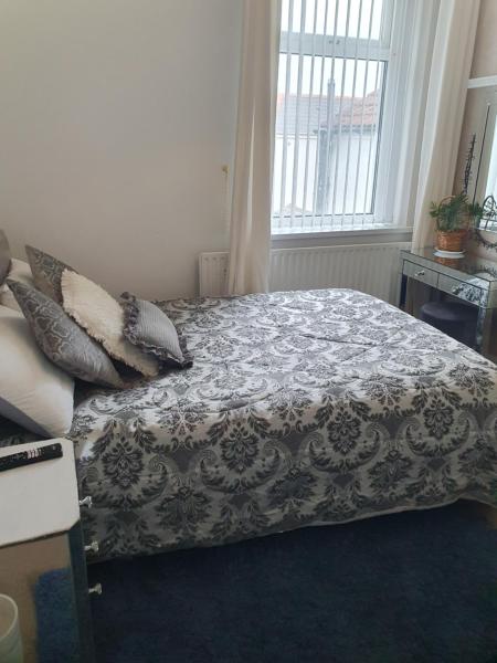 Private Double Room in Cardiff, Rezervați  Cardiff Bay Cardiff, lângă Sophia Gardens