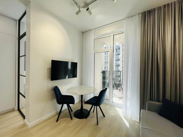 Modern apartment in the old town, Rezervați Apartament Hoteluri în Kiev cu parcare, Parcare