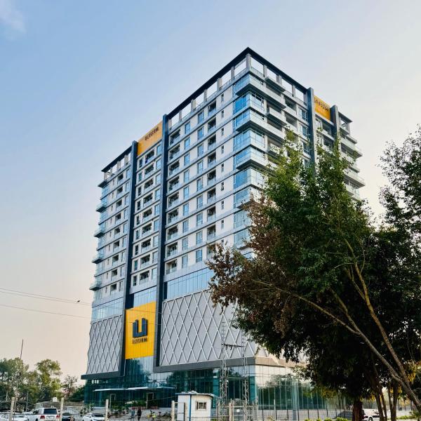ELYSIUM TOWER Modern & Luxury Apartments Overlooking Centaurus Mall Islamabad, Rezervați Apartament Islamabad Pakistan