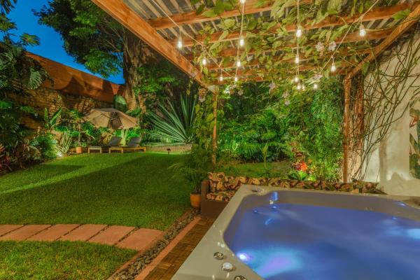 Provenza Garden House-Villa-4BR, Rezervați  Hoteluri în Antioquia cu parcare, Parcare