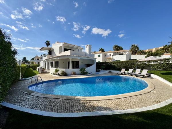 Albufeira Summer Villa 3 With Pool by Homing, Rezervați  Sesmarias Albufeira