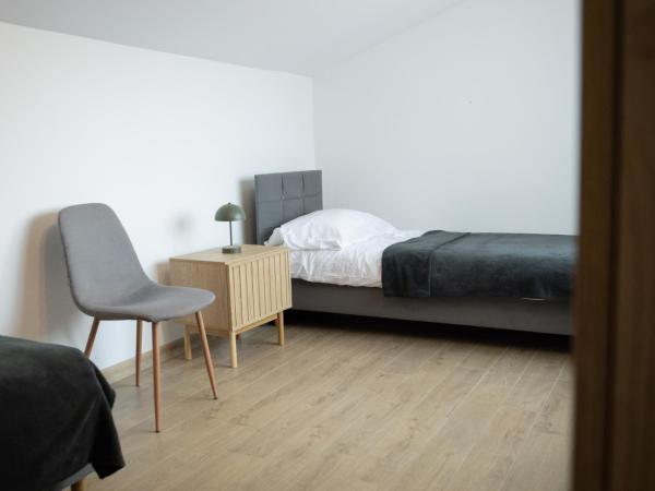 Pokoje Paderewskiego 34, Rezervați  Hoteluri în Pomerania cu parcare, Parcare
