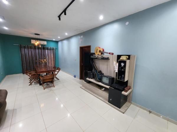 Casa con patio y quincho en Cambyreta Itapua, Rezervați  Hoteluri în Itapua cu parcare, Parcare