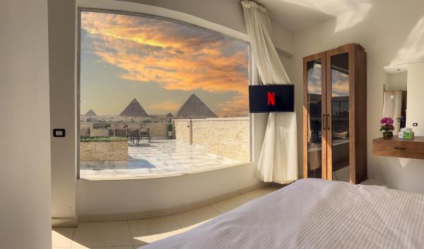 Point Pyramids View