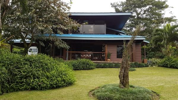 Villa Azul, Rezervați  Hoteluri în Alajuela cu parcare, Parcare