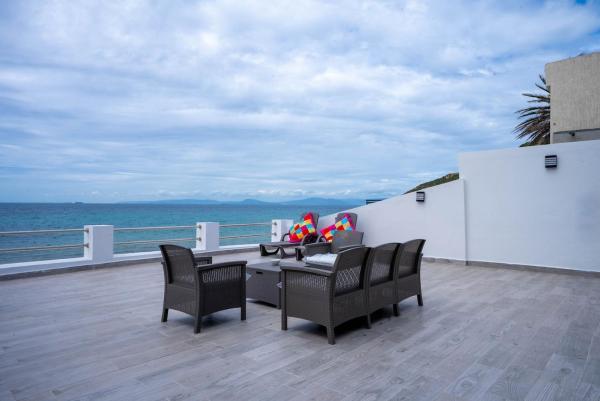 Luxurious Beachfront Villa Playa Blanca, Rezervați  Tanger 