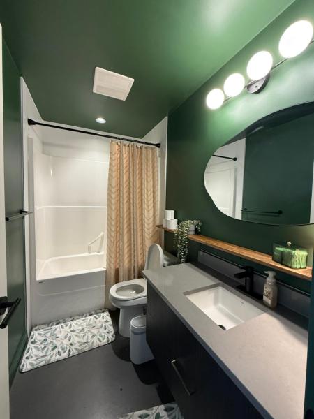 Stylish Condo, Riverview, Downtown East Village, Mins to Stampede, Saddledome, Rezervați  Calgary Calgary Region
