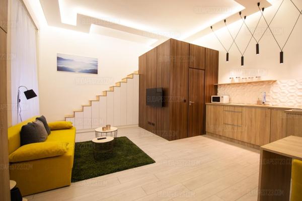 Birds Studios, Rezervați  Hoteluri în Pest cu parcare, Parcare