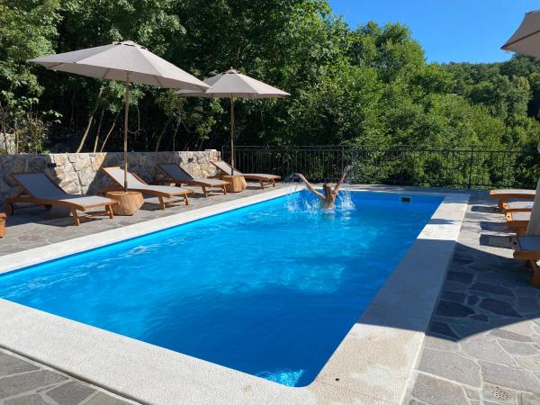 Familija Lovrinovi Retreat - Relax&Reconnect, Rezervați  Hoteluri în Zvoneća cu piscină, Piscină