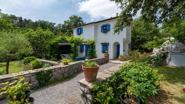 Apartman Art by Villas Guide, Rezervați  Hoteluri în Kvarner cu parcare, Parcare