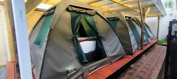 Glamping At Sibebe View Villa, Rezervați Teren de campat Hoteluri în Mbabane cu parcare, Parcare