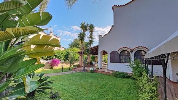 Villa Irma Circeo Villaggio del Sisto, Rezervați  Hoteluri în Lazio cu parcare, Parcare