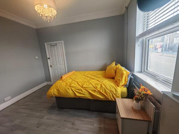 Modern Double Rooms Near Stoke City Centre and Staffordshire Uni, Rezervați  Stoke-on-Trent Staffordshire