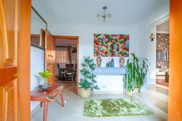 Tara Villa - Elegant 4-Bedroom Home in Buziga - Kampala, Rezervați  Kampala Hoteluri....