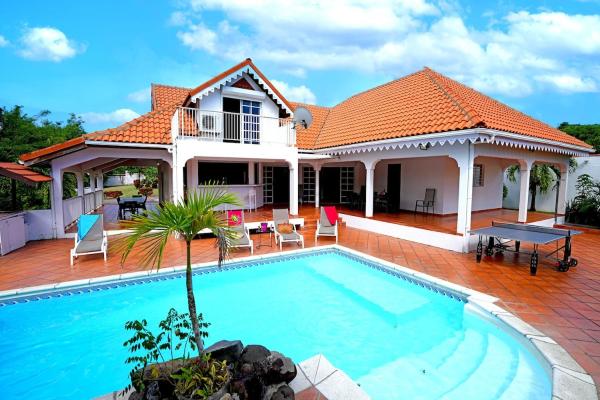 Villa Marliv by TROPICAL SUN, Rezervați  Hoteluri în Fort-de-France cu parcare, Parcare