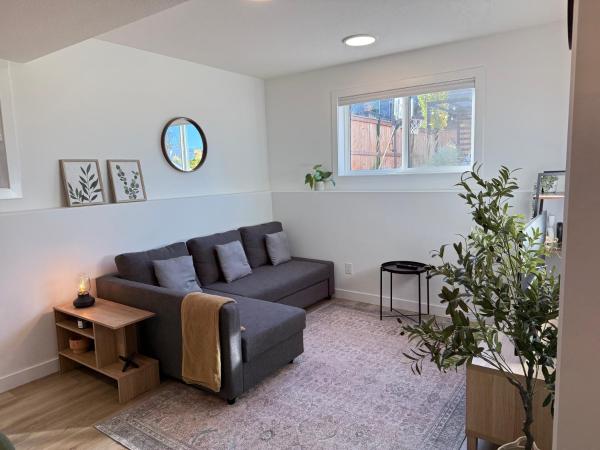 Cozy 2BR retreat in Rosewood, Rezervați  Saskatoon Saskatchewan