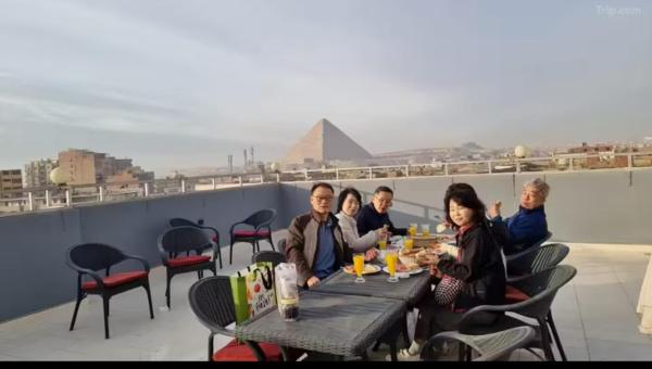 alaska pyramid view, Rezervați  Cairo Cairo Governorate