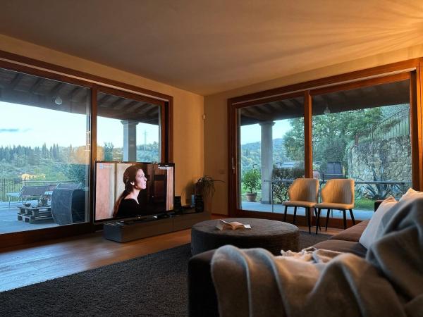 V&E Luxury Villa, Rezervați  Hoteluri în Arezzo cu piscină, Piscină